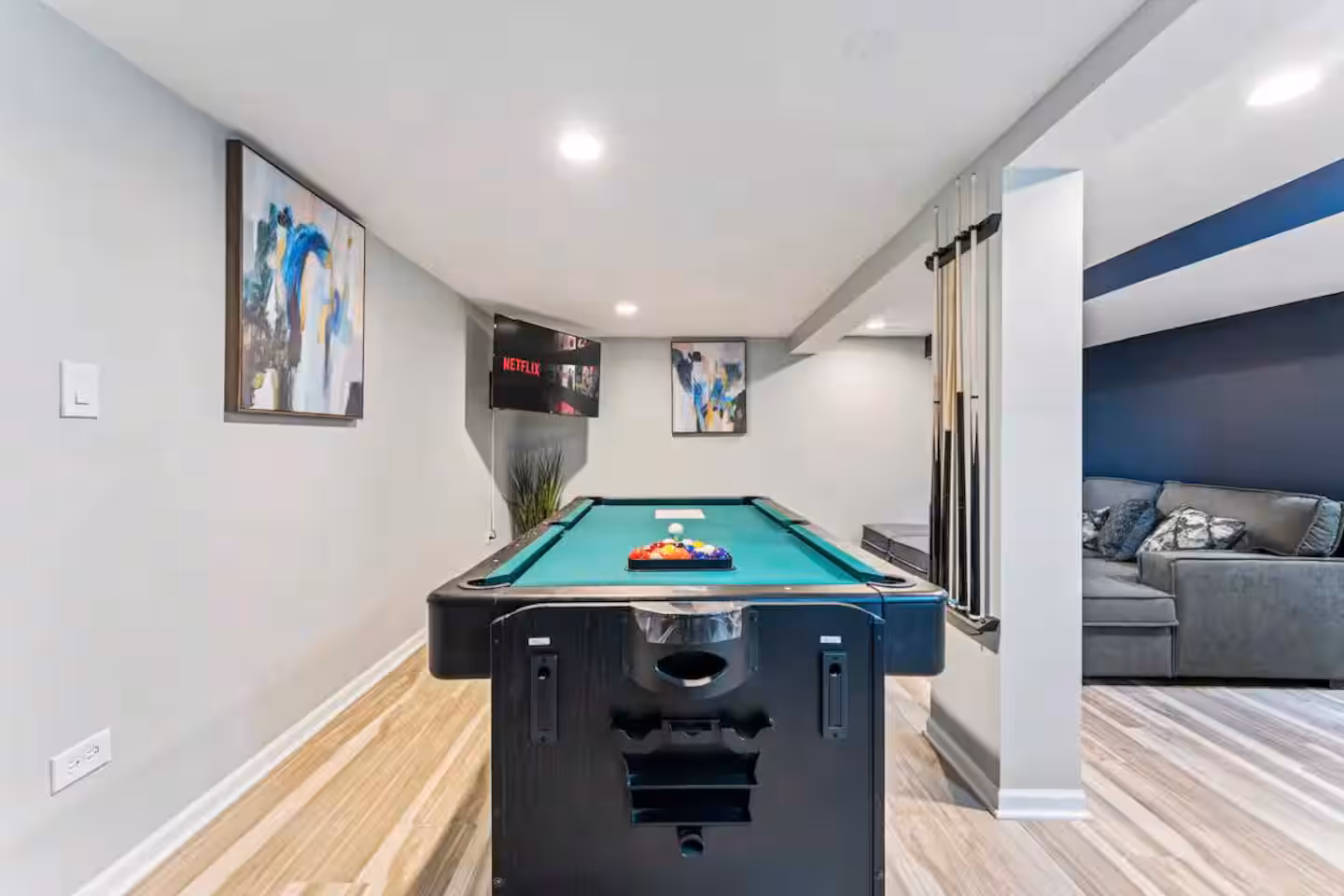 4BR Hot Tub Retreat near Great Lakes Naval Base gallery image