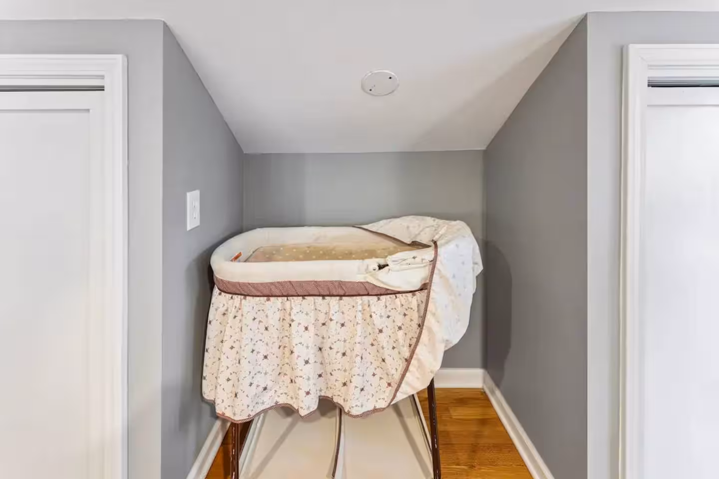 4BR Hot Tub Retreat near Great Lakes Naval Base gallery image